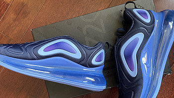 Nike最新的气垫形态——Air Max 720休闲鞋