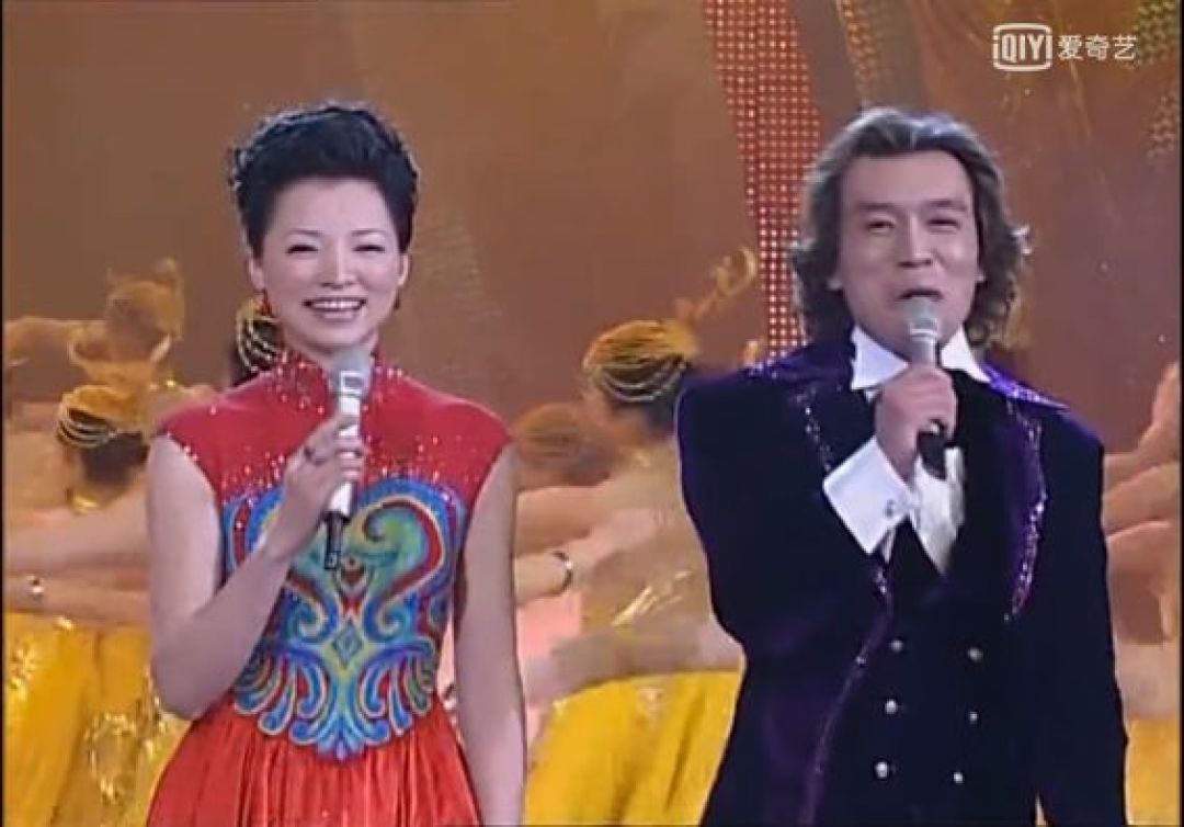 别出门了,今晚在家看春晚吧!或者看看三十年前的春晚也行!