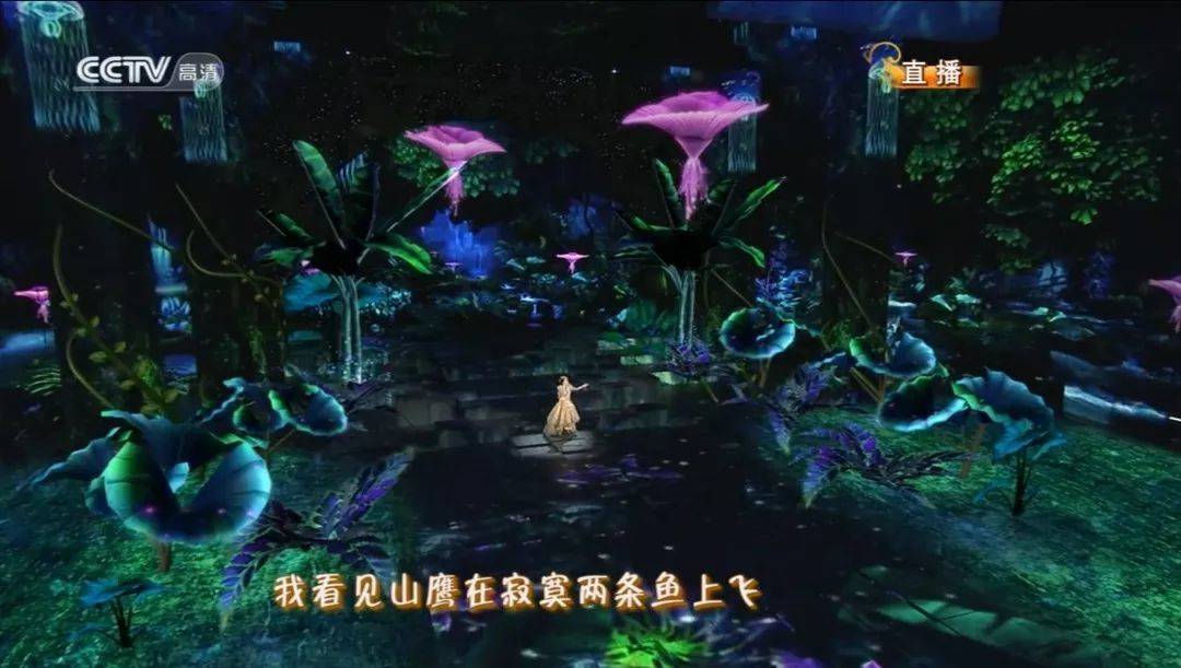 别出门了,今晚在家看春晚吧!或者看看三十年前的春晚也行!