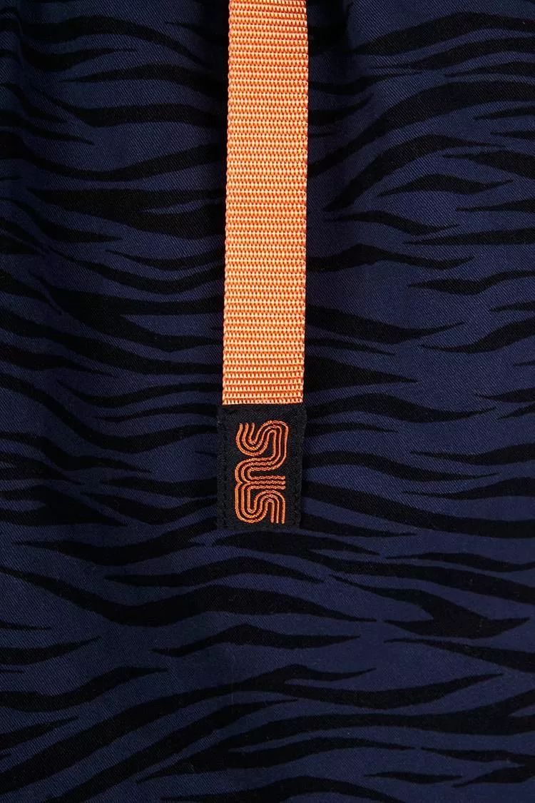 潮闻快食 | J Balvin x Air Jordan 1 曝光,Dior 推出 Oblique 图案 AirPods 保护套