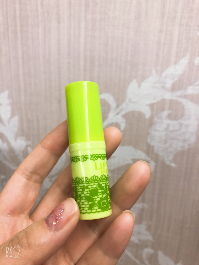 好用的润唇膏～滋润度超高价钱又不贵的近江
