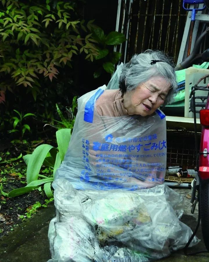 这位72岁学摄影的日本老奶奶，太硬核了！