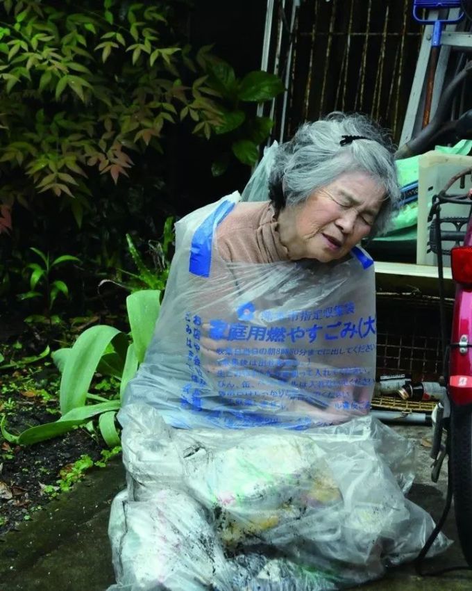 这位72岁学摄影的日本老奶奶,太硬核了!