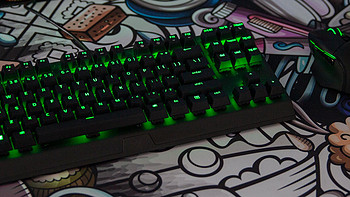 擺评一下 篇七十四：雷蛇黑寡妇X竞技版 背光款机械键盘开箱评测 