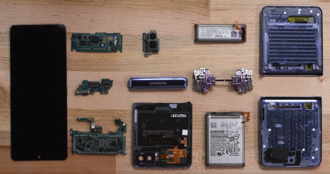 iFixit 发布三星 Galaxy Z Flip 拆解视频,并进行了铰链防尘测试