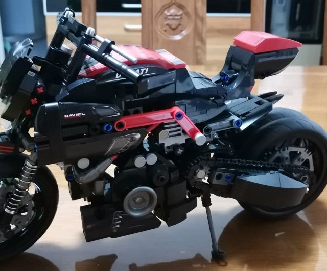 森宝 杜卡迪摩托车【702颗粒】6小时完工