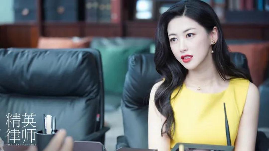 复工穿什么:跟着全网追的《梨泰院》《爱的迫降》学穿搭,人人都能做女主!