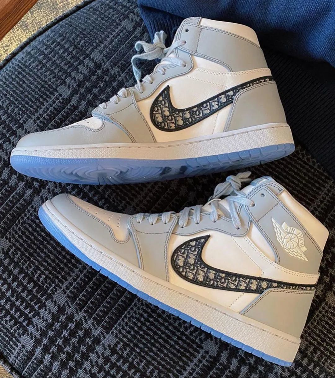 AJ1 x Dior 国内发售官宣 8500双编号鞋怕是要抢破头