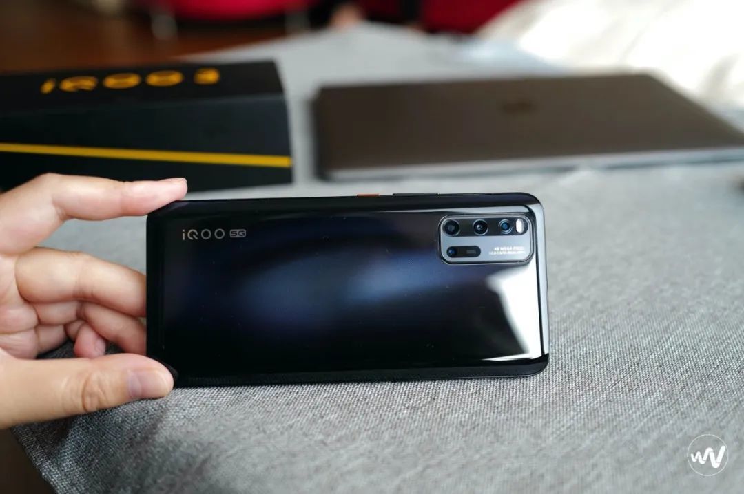 上手体验 iQOO 3：一款很能打游戏的 865 旗舰手机