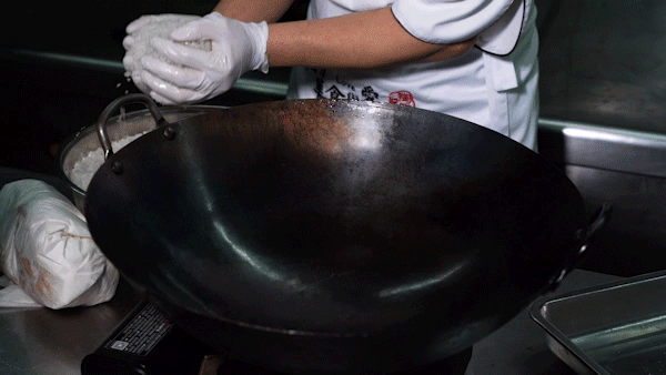 140岁的陶陶居,终于要「送」原只盐焗鸡了