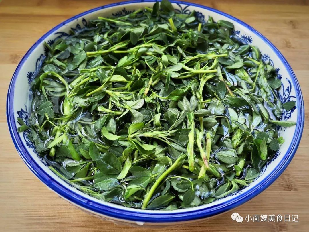 3月遇到这菜我不手软，一次买好几斤，清热解毒，肝火旺盛要多吃！