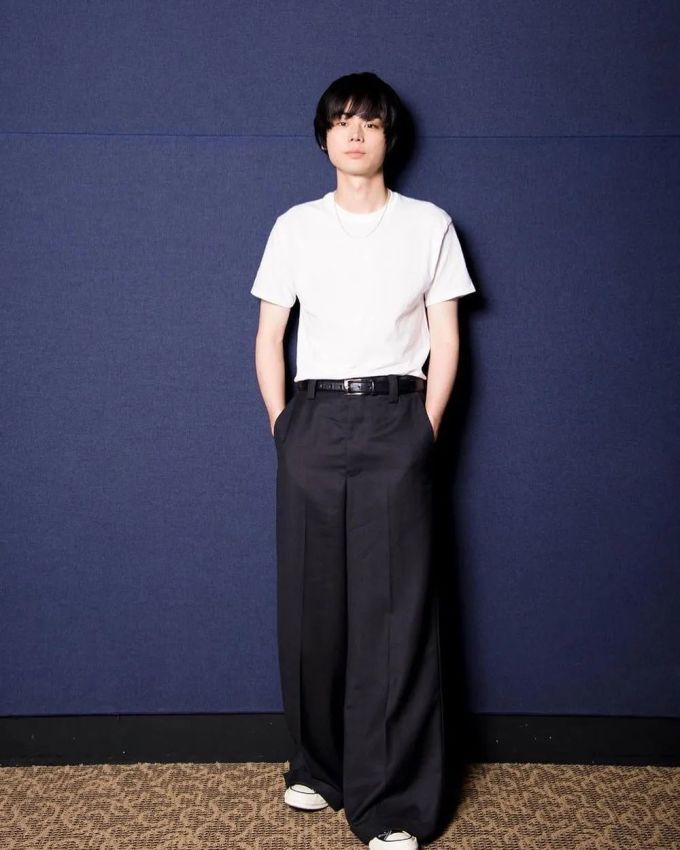日本私服最时尚男星菅田将晖都怎么搭 男生复古风最强穿搭指南 男装 什么值得买