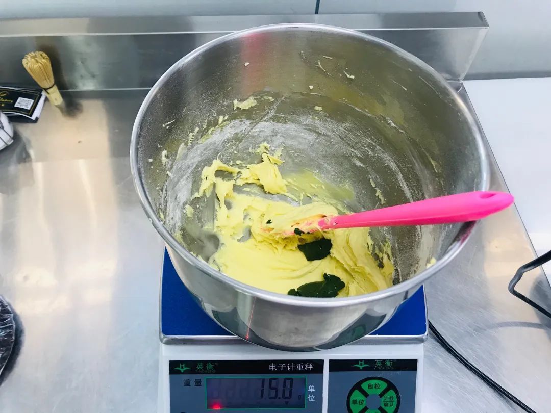 金砖抹茶磅蛋糕 | 做一款成功的蛋糕就是这样简单!