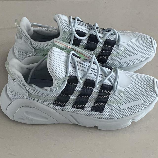 我两岁的时候首发款：adidas阿迪达斯三叶草LXCON运动鞋