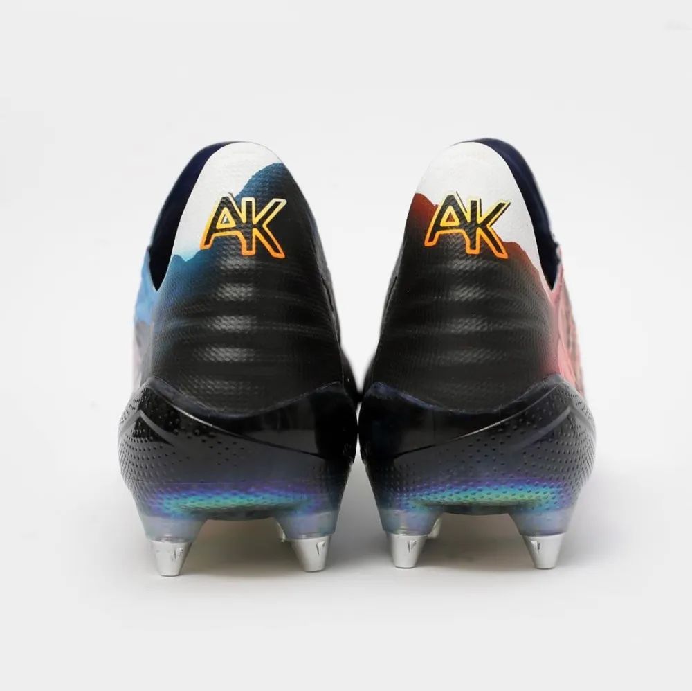 silni.art推出全新定制款adidas X 19+足球鞋