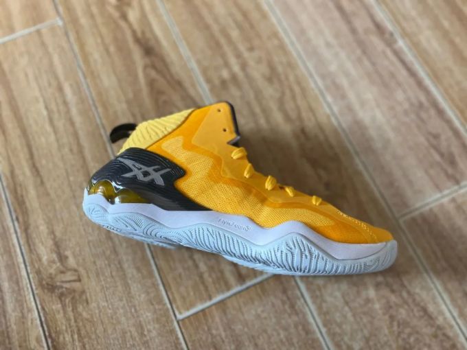 WEN鞋评-开箱 | Asics Nova Surge 听说有人说它比AJ33SE好?所以它靠什么呢