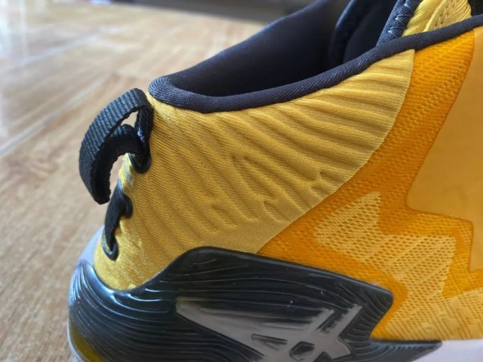 WEN鞋评-开箱 | Asics Nova Surge 听说有人说它比AJ33SE好?所以它靠什么呢