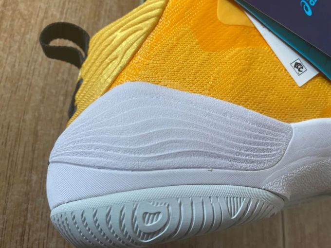 WEN鞋评-开箱 | Asics Nova Surge 听说有人说它比AJ33SE好?所以它靠什么呢