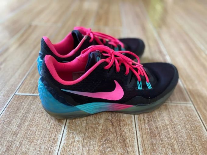 WEN鞋评-开箱 | Nike毒液5 前后掌双Zoom当年只需400块!它见证了Nike的巅峰和科比的最后一舞
