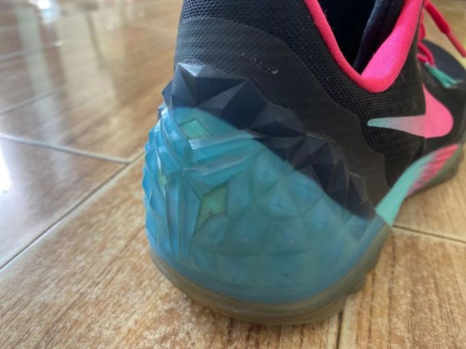 WEN鞋评-开箱 | Nike毒液5 前后掌双Zoom当年只需400块!它见证了Nike的巅峰和科比的最后一舞