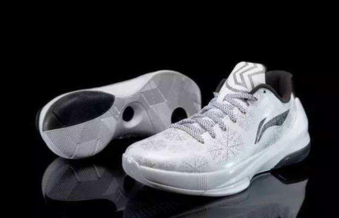 WEN鞋评-开箱 | Nike毒液5 前后掌双Zoom当年只需400块!它见证了Nike的巅峰和科比的最后一舞