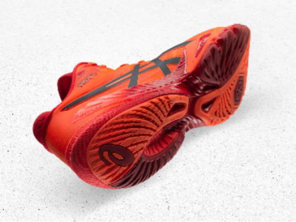 云端新品发布,ASICS这双碳板跑鞋刚发布就“飞”上了天!
