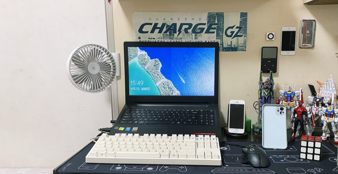 80 x 40cm 的桌面小空间,我留下了这 8 件百元小物件