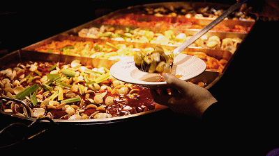 四海一家自助餐,现在还有人去吗?