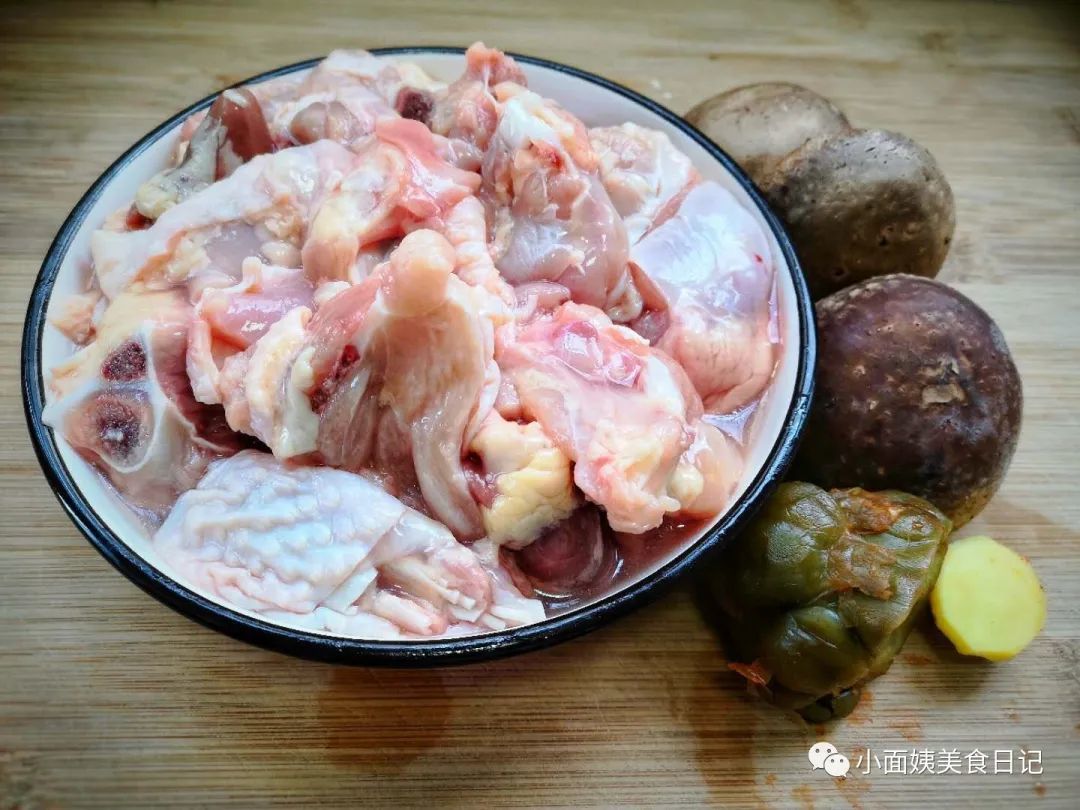 鸡肉和它天生是一对,不用一滴油,蒸一蒸就上桌,鲜嫩多汁有营养 !