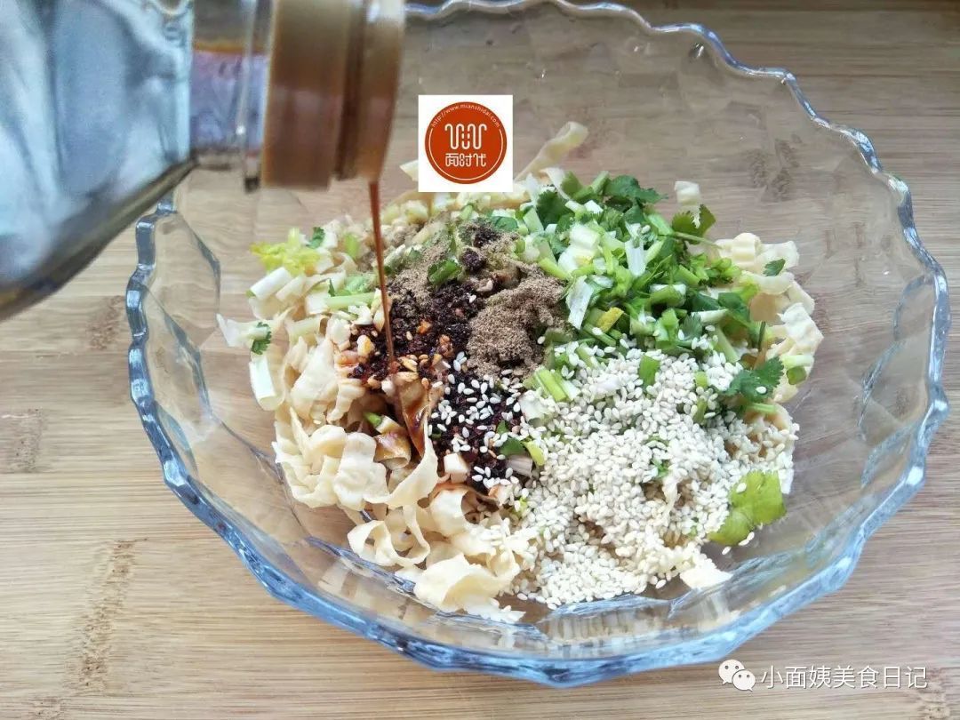 这菜吃了几十年都不腻,简单拌一拌,奇香增食欲,特便宜,还补钙 !