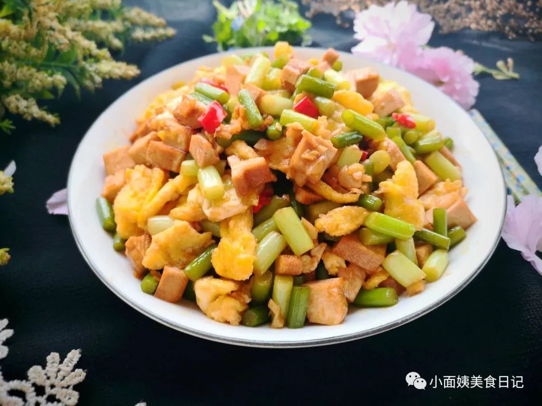 4月宁可不吃肉,也要吃它,又鲜又嫩,对身体有益,比吃肉香多了 !