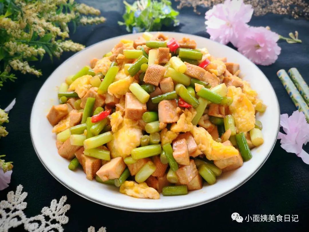 4月宁可不吃肉,也要吃它,又鲜又嫩,对身体有益,比吃肉香多了 !