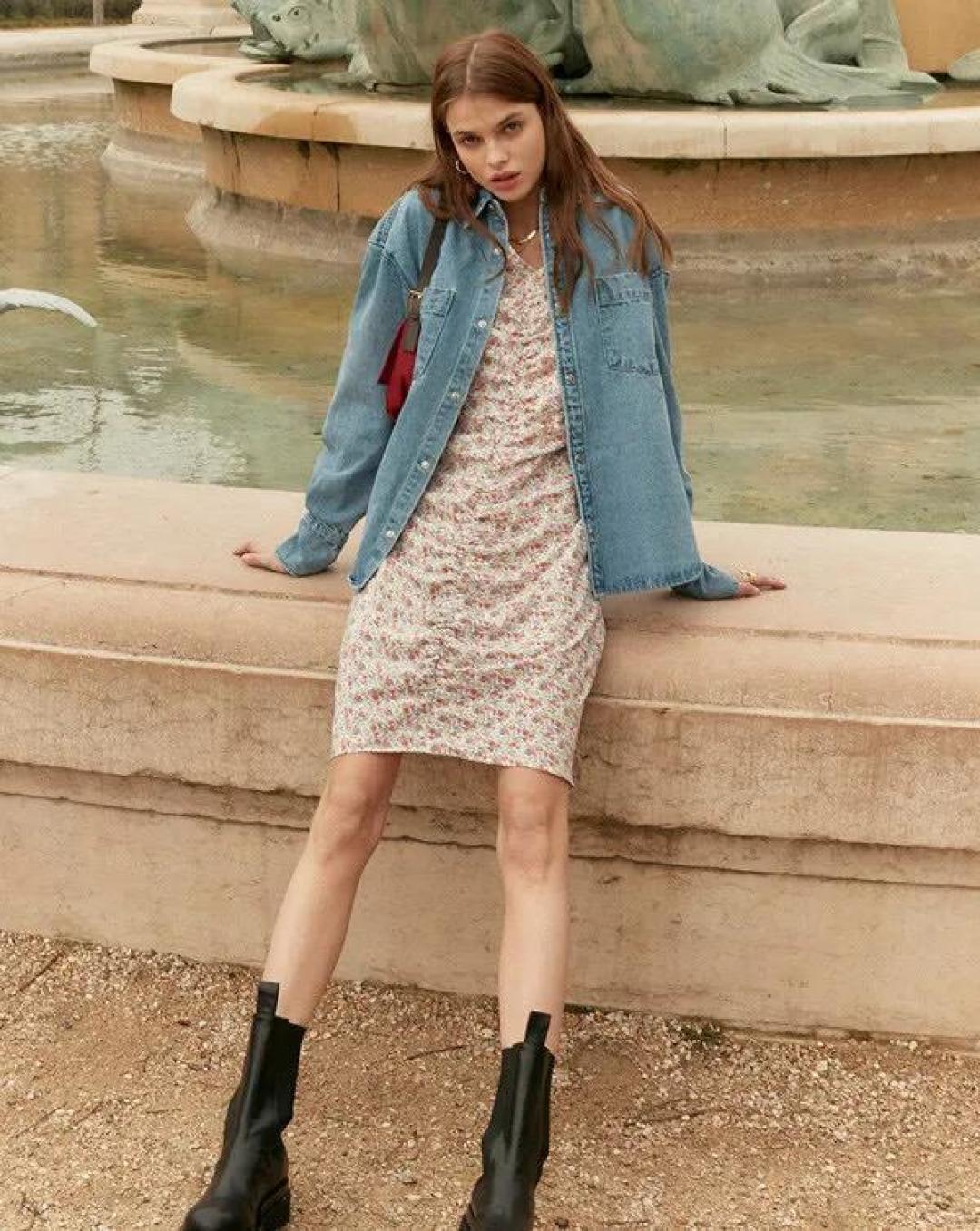 女生们快来看!Jennie跟风入手的连衣裙,正在火遍全球