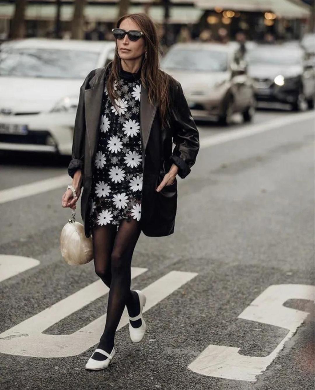 女生们快来看!Jennie跟风入手的连衣裙,正在火遍全球