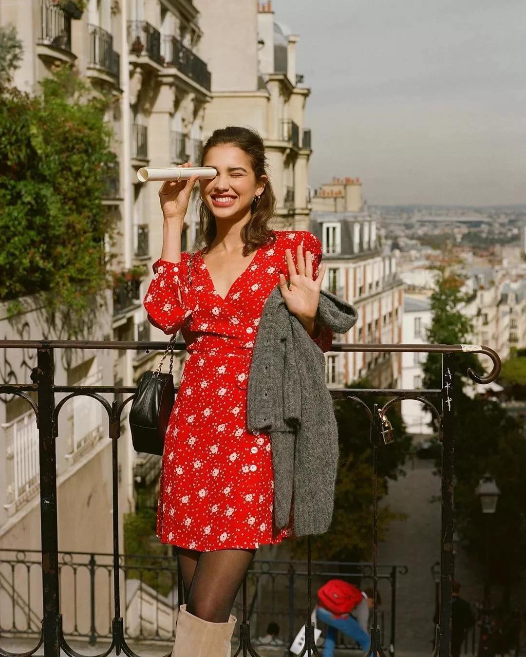 女生们快来看!Jennie跟风入手的连衣裙,正在火遍全球