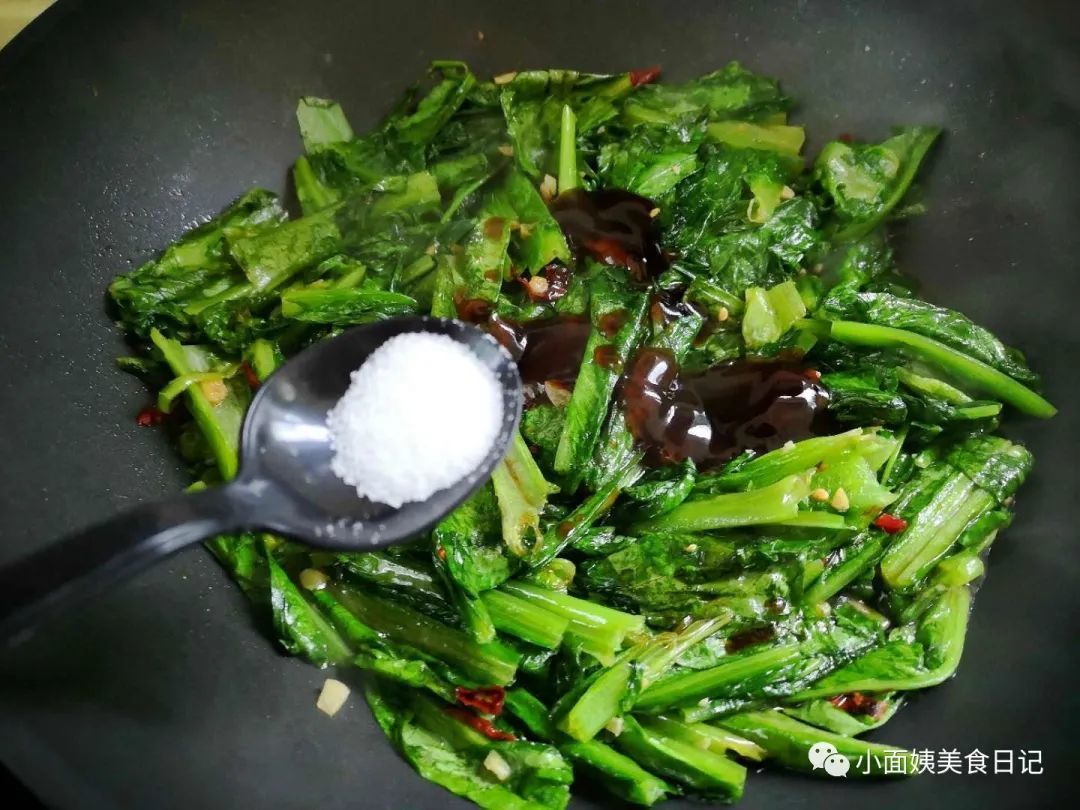 失眠最怕这“菜”,一分钱不花,偶尔吃点,倒头就睡雷打不醒!