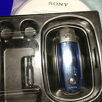 【拆机】索尼“香水瓶” SONY NW-E002F 512M MP3播放器 拆机换电池