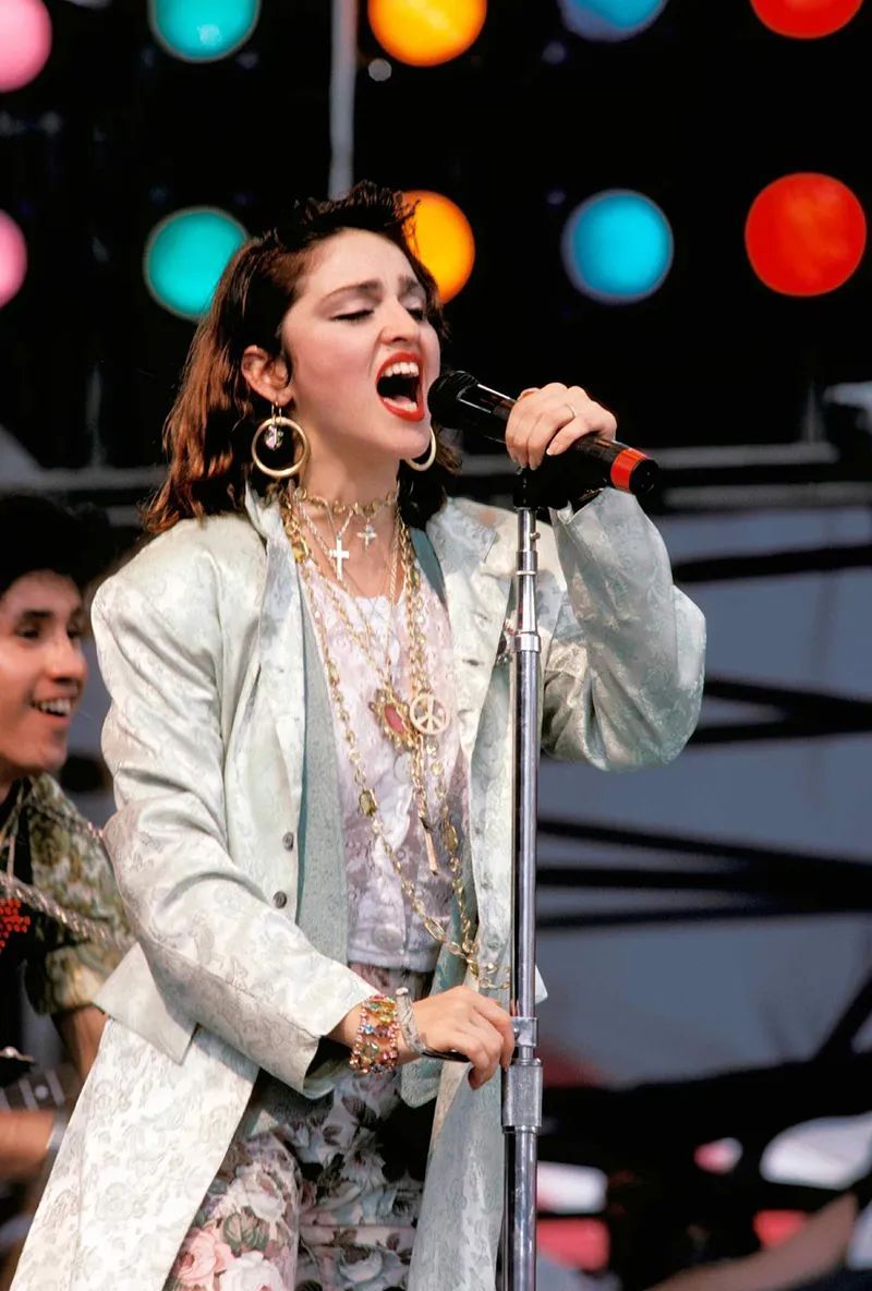 全球最大的抗疫演唱会让我们重回1985年的wearetheworld