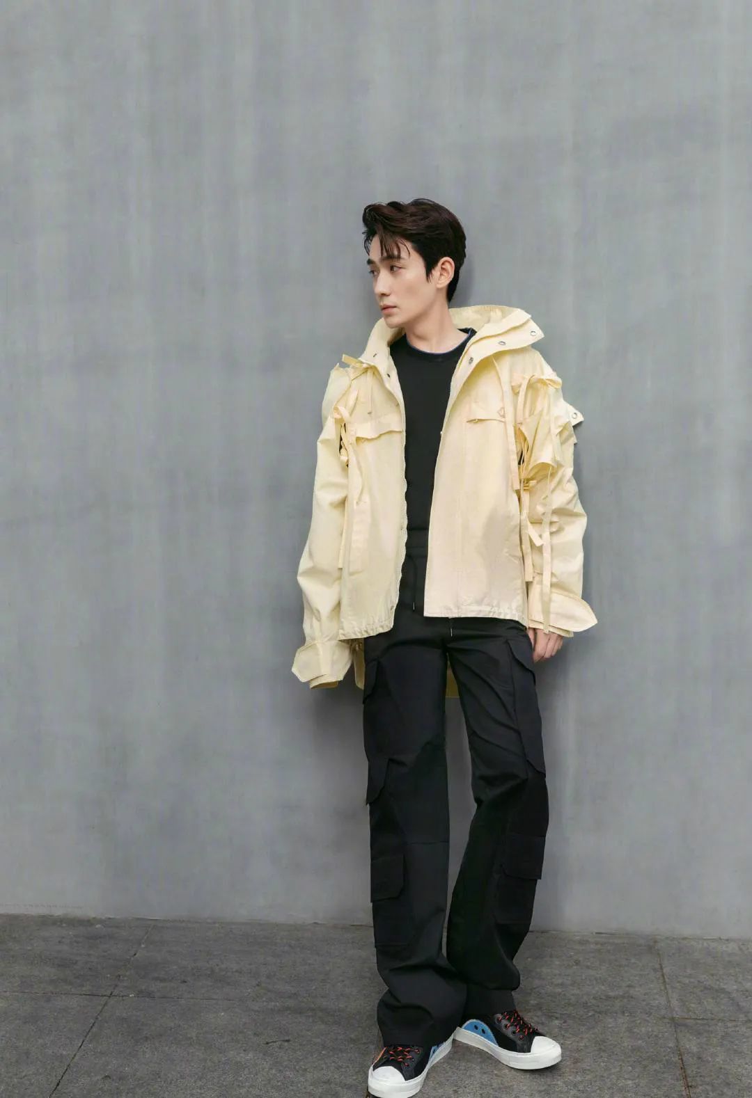 一周男星穿搭丨井柏然当定“森男”了,李易峰的霸道总裁更让人欲罢不能