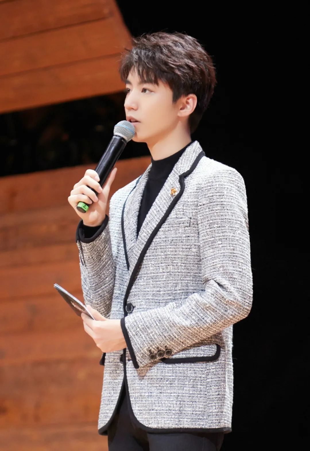 一周男星穿搭丨井柏然当定“森男”了,李易峰的霸道总裁更让人欲罢不能