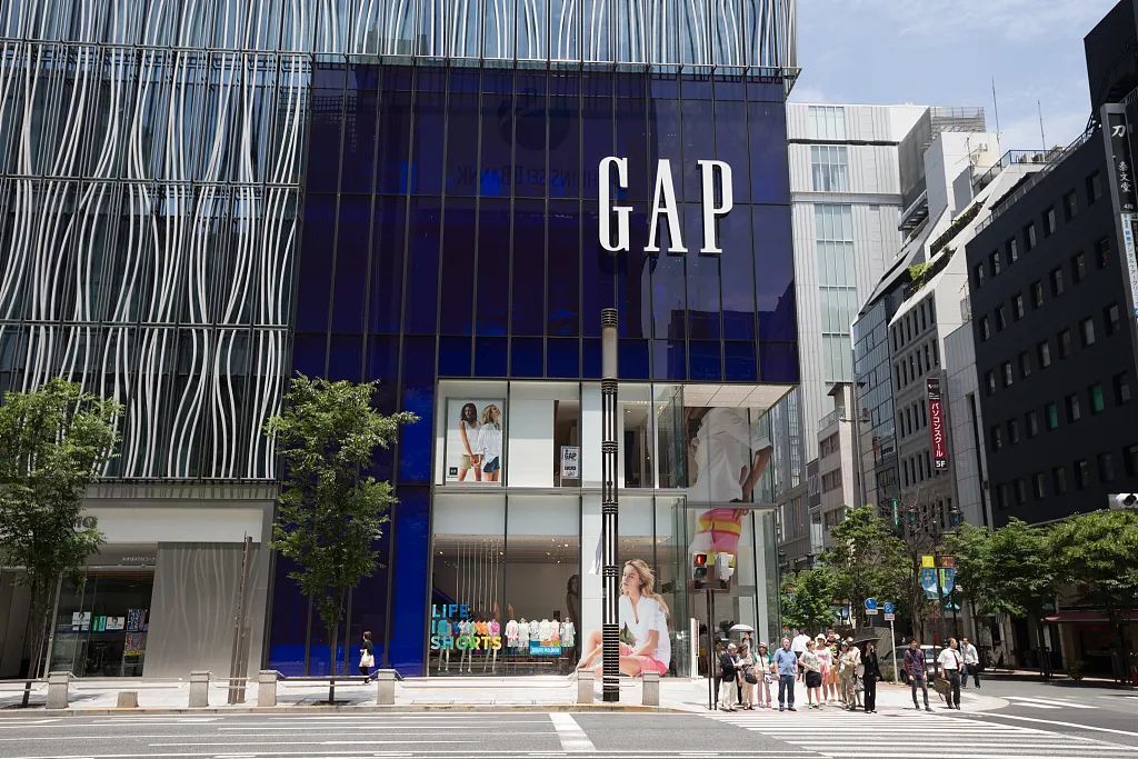 GAP停发8万员工工资；Hermès一个月内中国市场收入双位数增长。