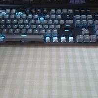 凯华box白轴 篇一：黑峡谷（Hyeku）GK715 机械键盘 有线 白轴
