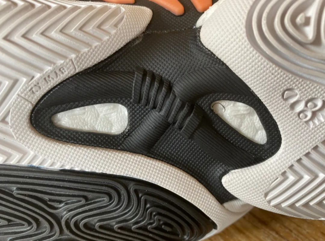 WEN鞋评-实战 | Adidas BYW X 2.0 性能比颜值还能打 它凭什么是阿迪最强?