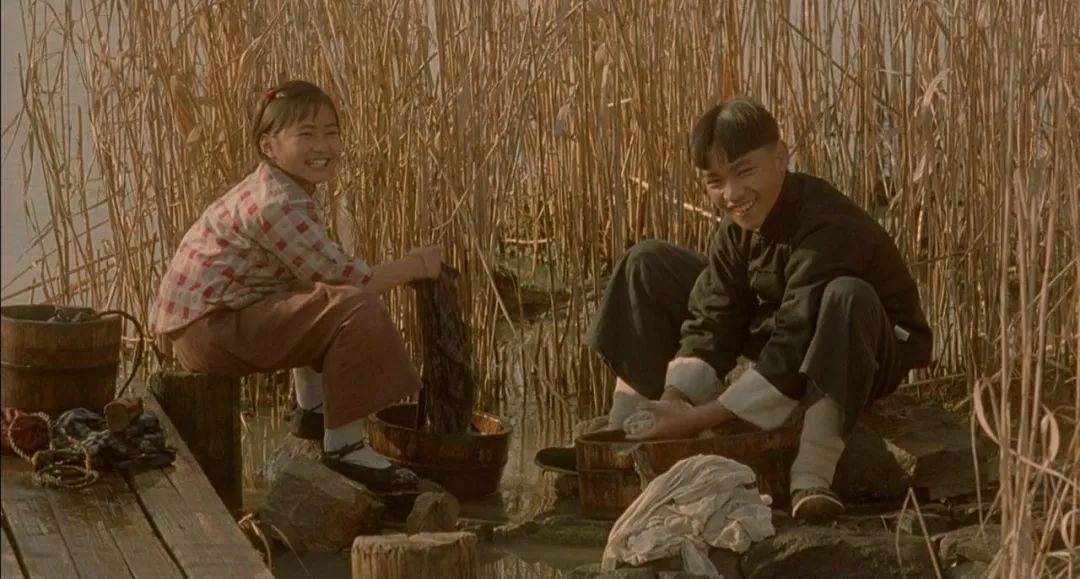 1995年，张艺谋拍出中国第一部黑帮片，拍完就和巩俐分手