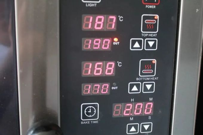 粉嫩粉嫩的情人蛋糕卷,入口即化,一天卖出2000条!
