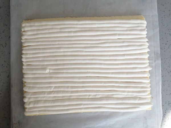 粉嫩粉嫩的情人蛋糕卷,入口即化,一天卖出2000条!