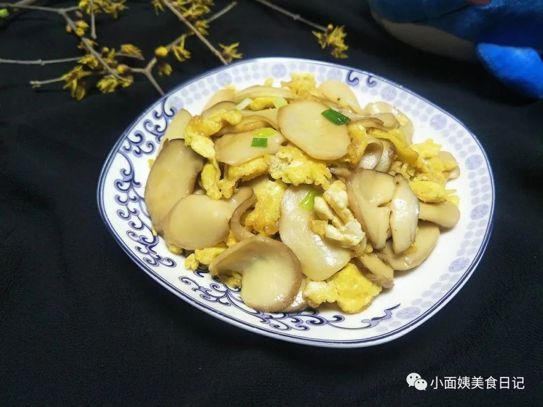 第一次把这两食材一起炒，比肉还好吃，美味低脂助消化，美味下饭！