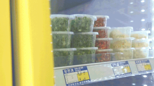 蜀大侠开火锅便利店了,菜品1块9起卖!