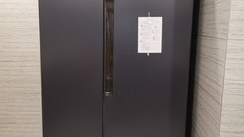 冰箱 篇一：容声青山黛面板高颜值冰箱值得入 