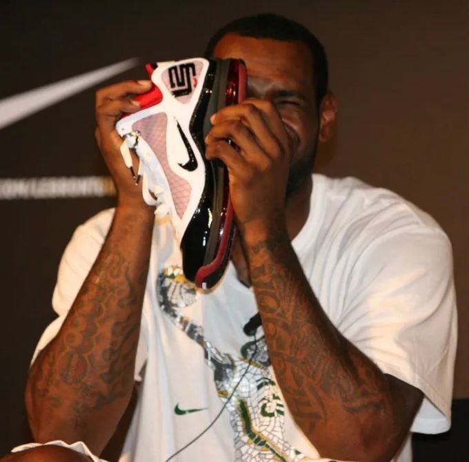 LBJ17 & LBJ7:回到未来,展望过去
